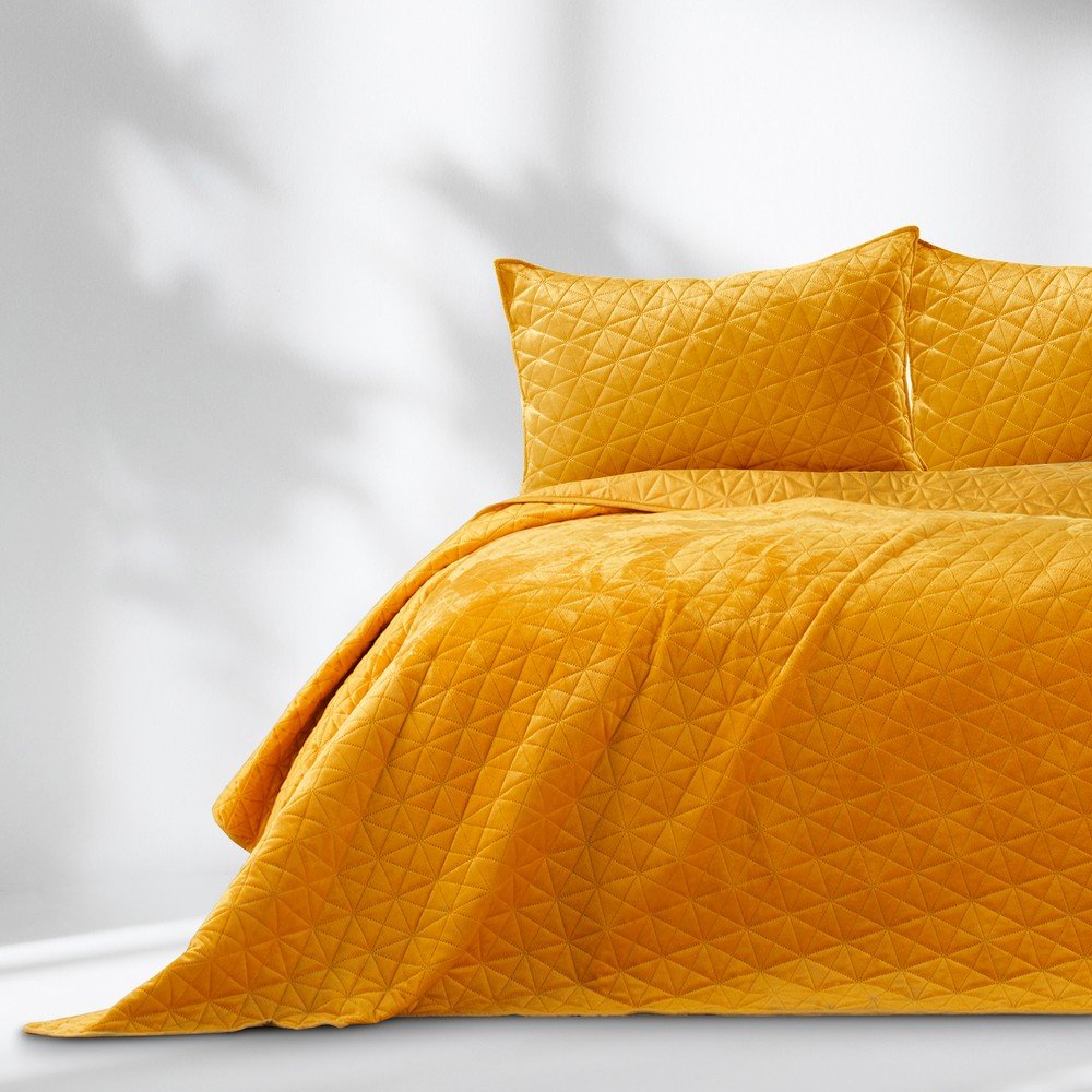 Sárga bársony steppelt ágytakaró 170x210 cm Laila – AmeliaHome